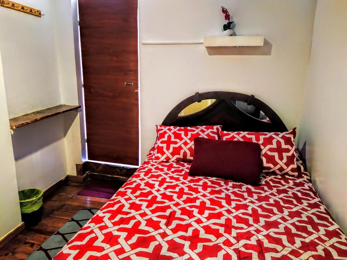 Hostal Latitud Ecuem Кито Экстерьер фото