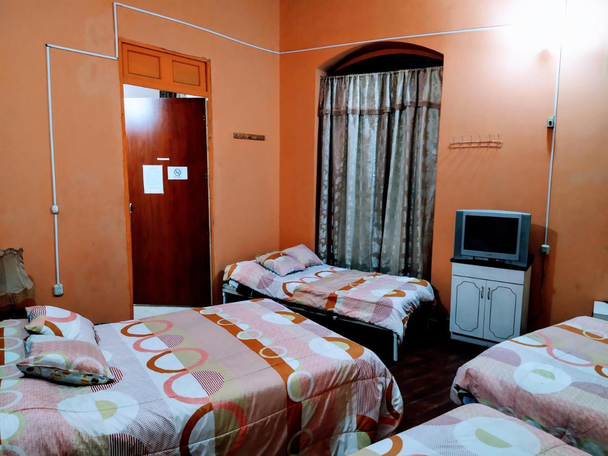 Hostal Latitud Ecuem Кито Экстерьер фото