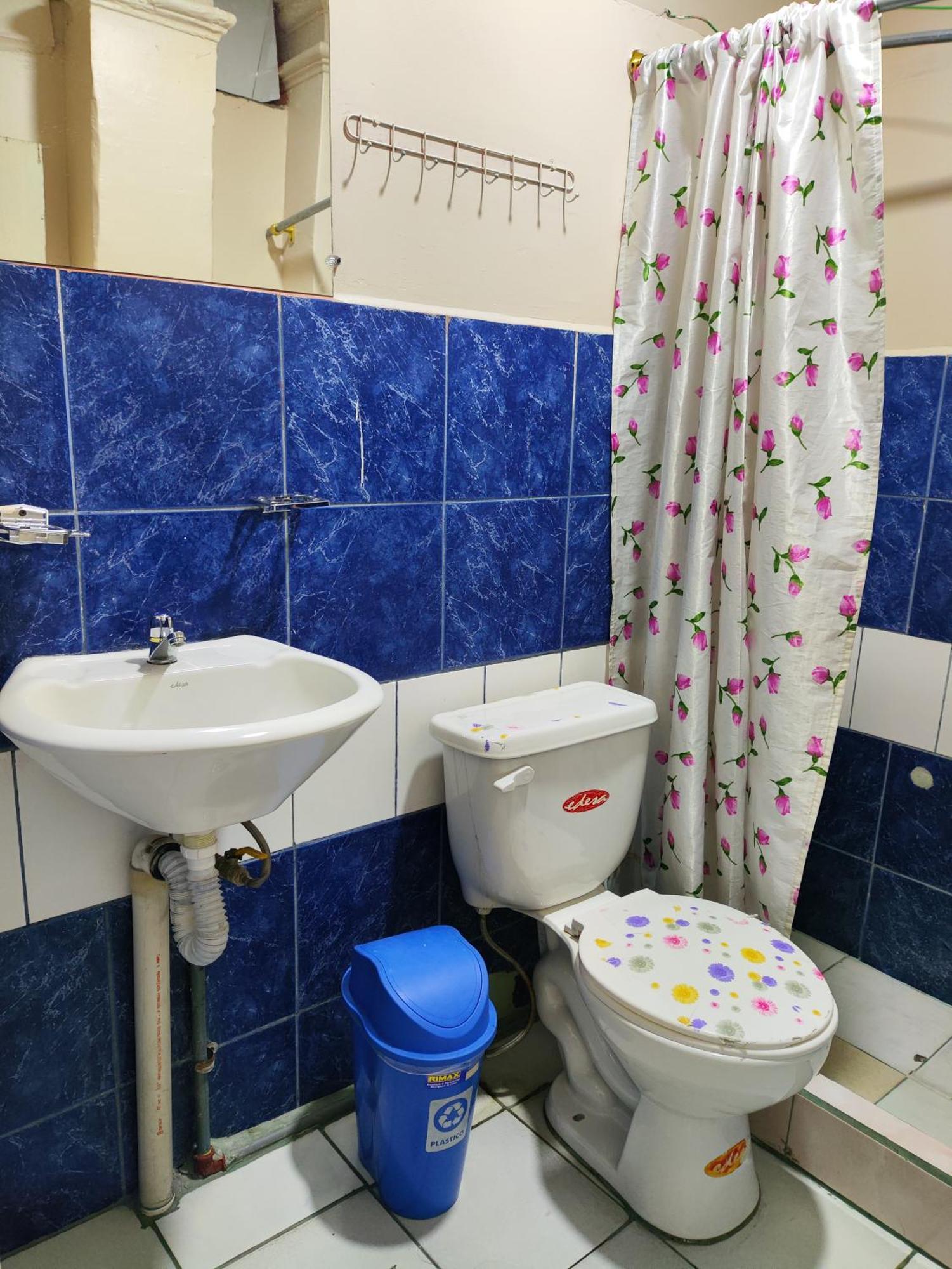 Hostal Latitud Ecuem Кито Экстерьер фото